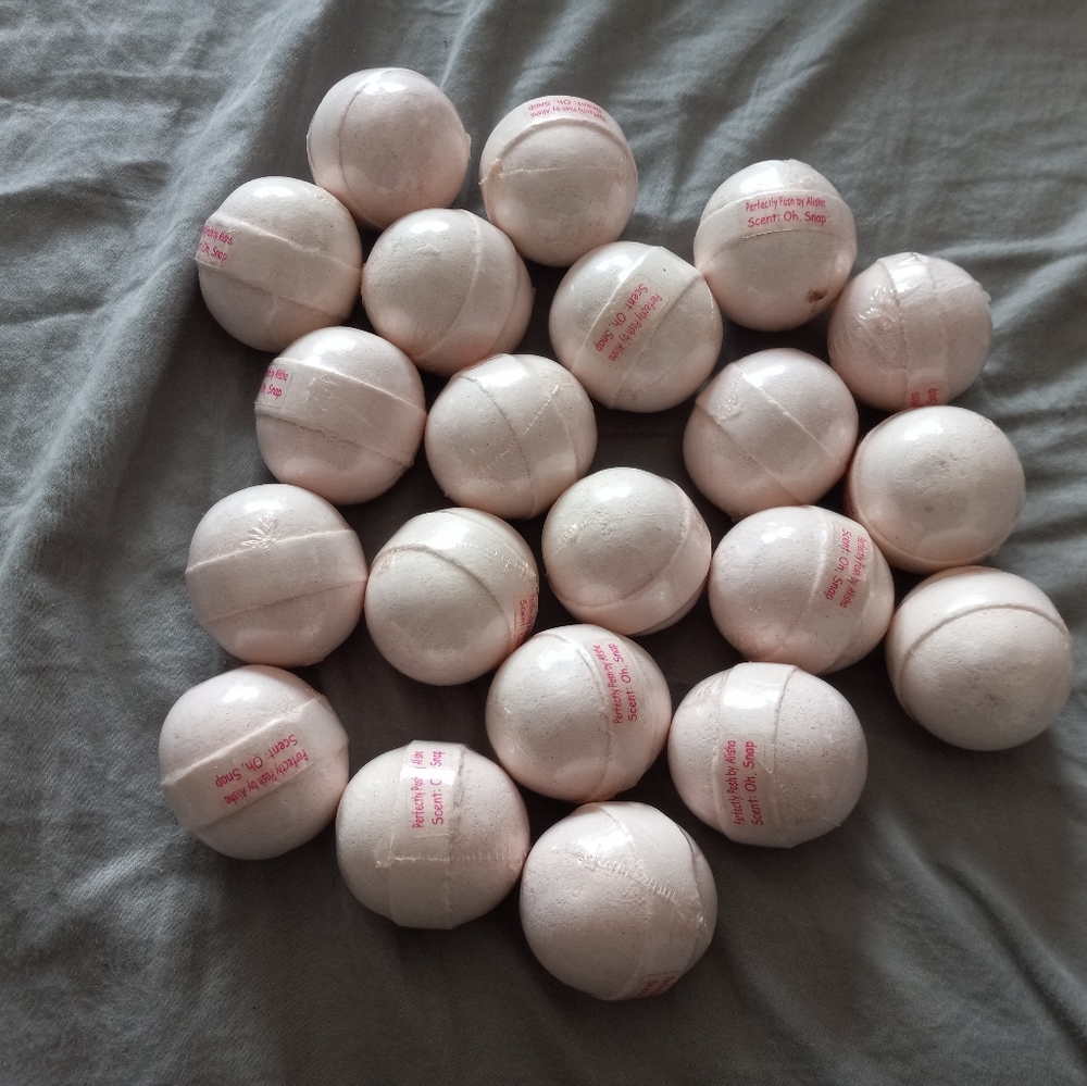 20 Perfectly Posh Oh Snap Fizzi Bath Bombs